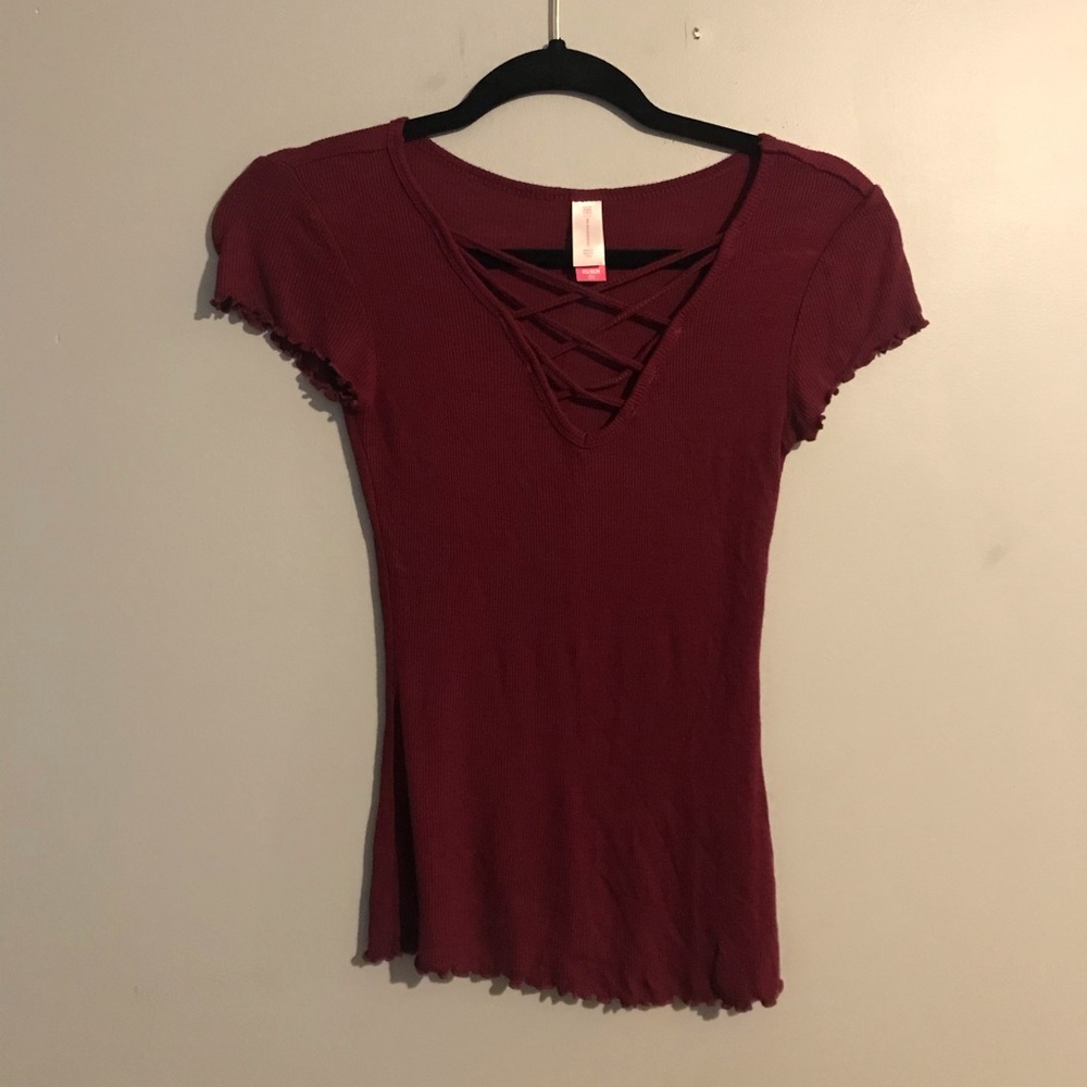 4/$25 maroon criss cross lettuce hem top size XS